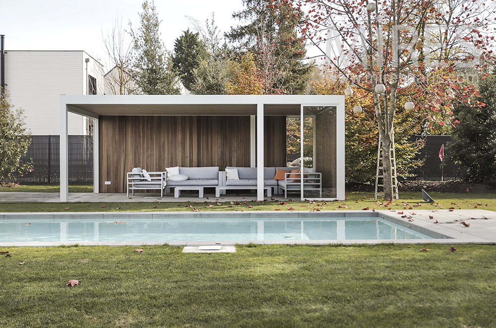 C1266 – Swimming pool and pool house