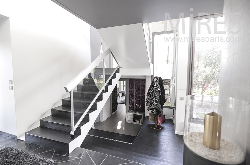 C1266 – Black and white staircase