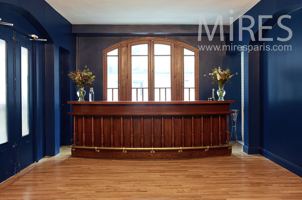 C1443 – Wooden bar