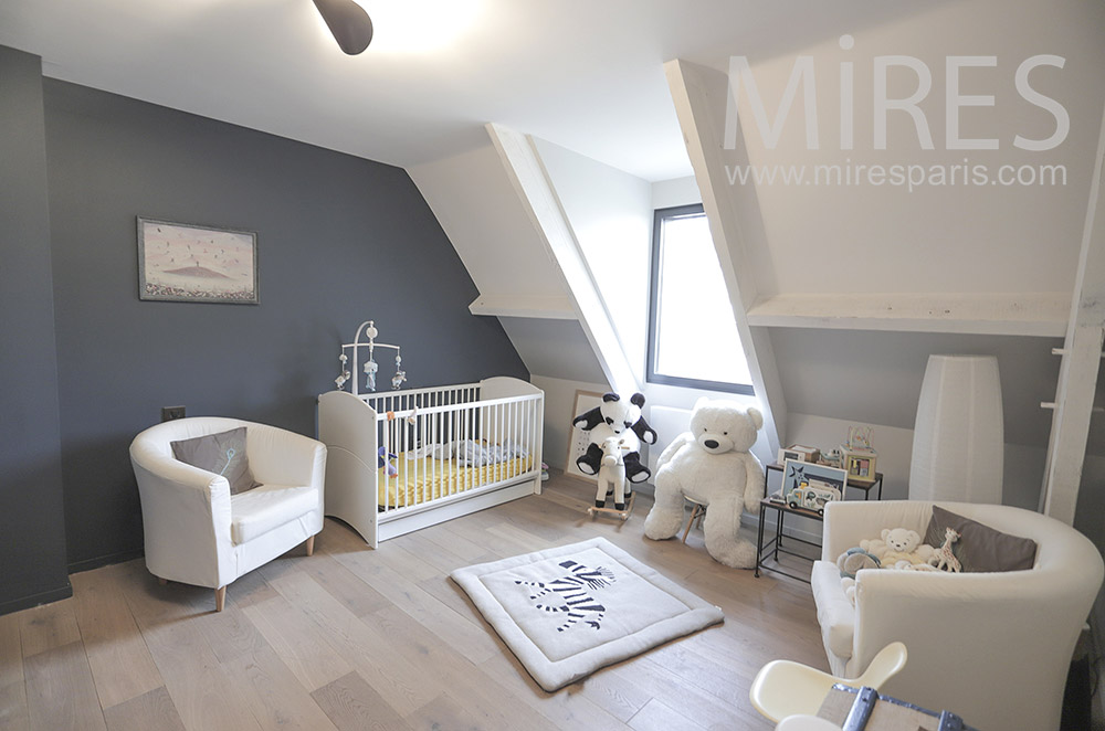 C1957 – Baby room with soft toys