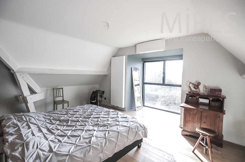 C1957 – Bedroom with bay window