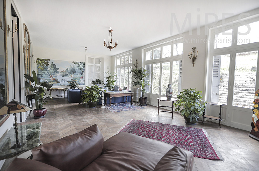 C1958 – Glazed living room, green plants