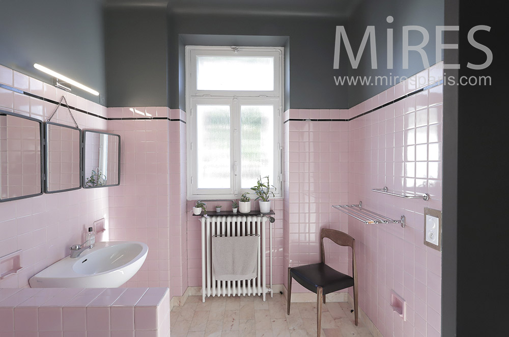 Pink and anthracite bathroom. C1956