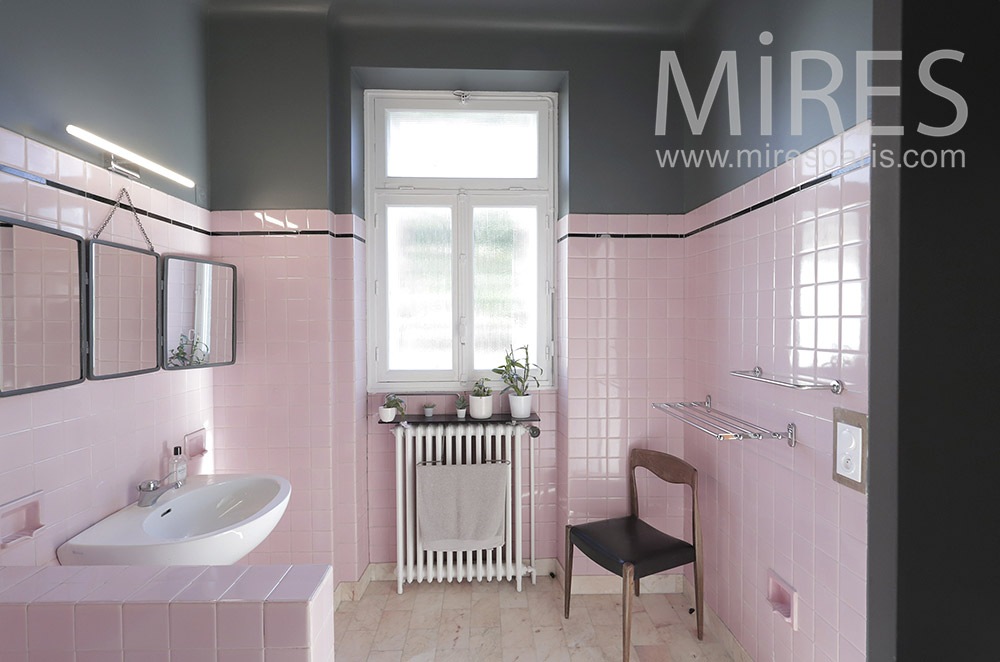 C1956 – Pink and anthracite bathroom