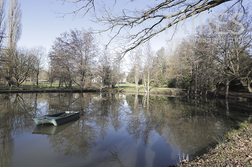 C1970 – Etang avec barque