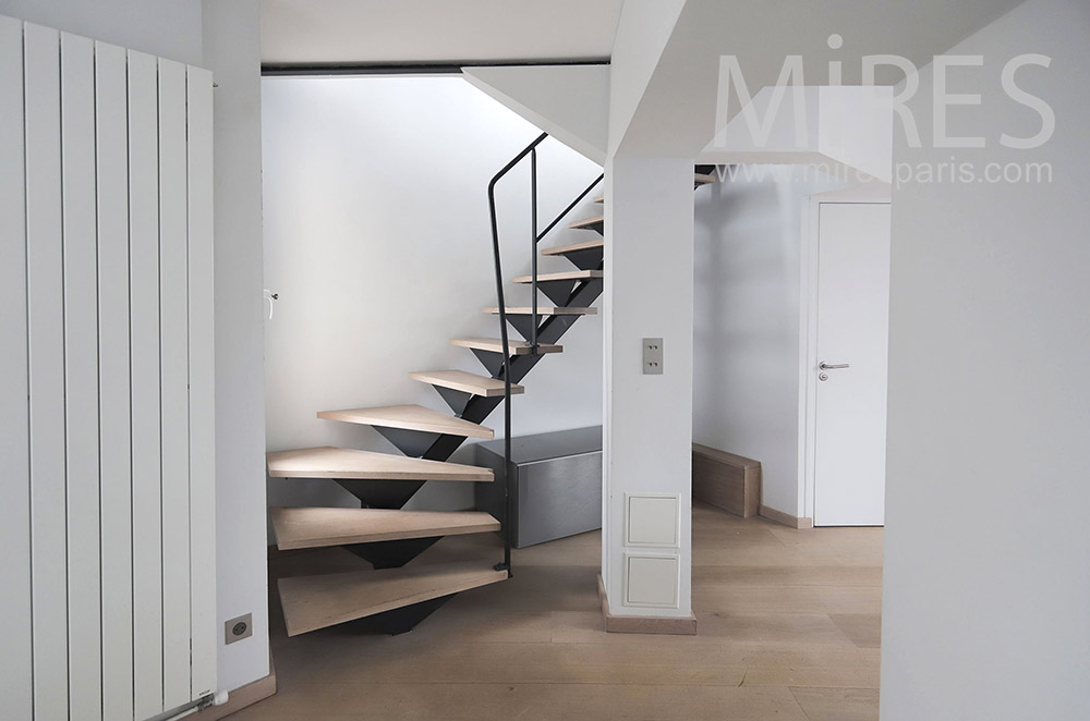 C1971 – Modern staircase