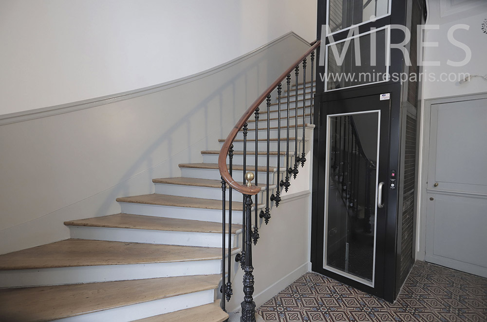 C0809 – Building staircase with old elevator