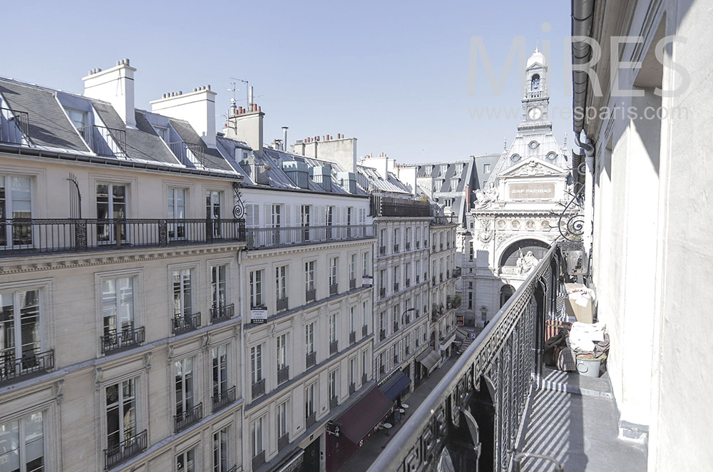 Balcon filant parisien. C1981