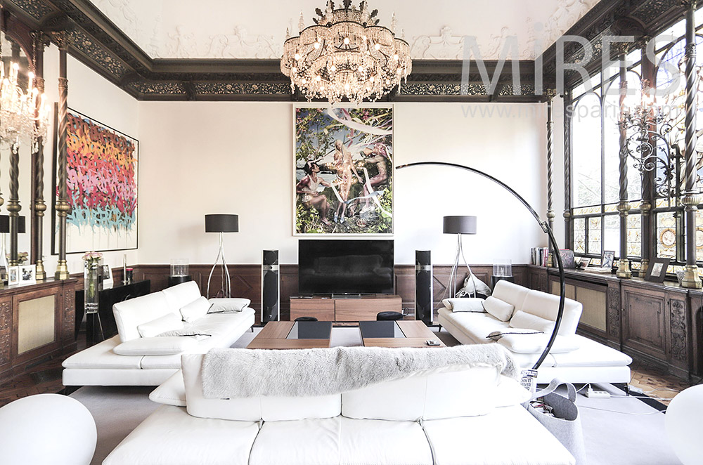 Contemporary white living room. C1986