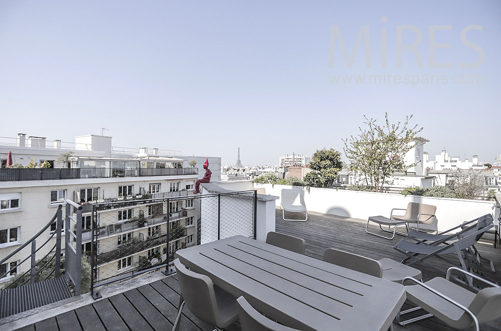 C1987 – Wooden rooftop