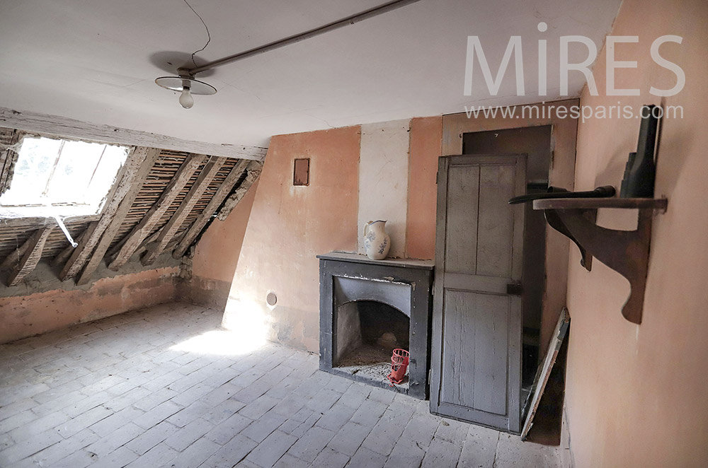 C1997 – Patinated attic with fireplace