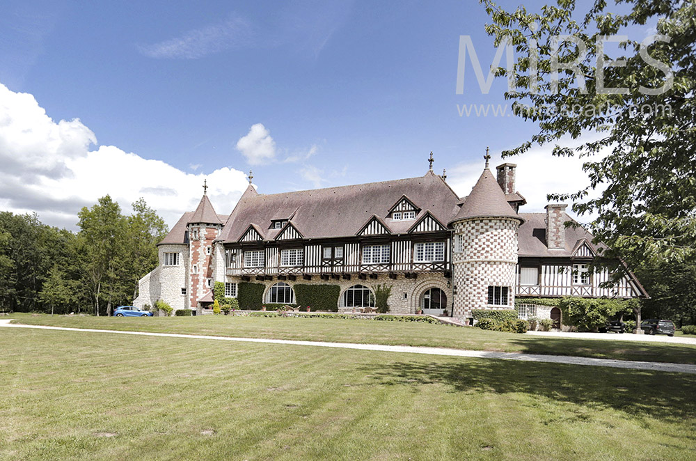 C2001 – Tudor-style mansion