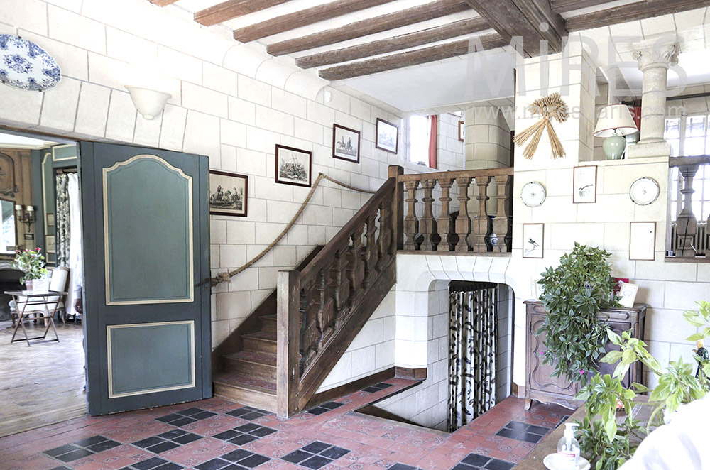 C2001 – Escalier en bois