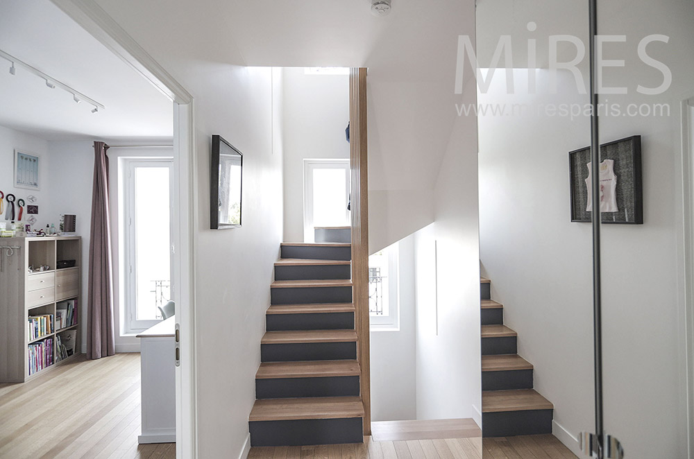 C2012 – Escaliers droits en bois