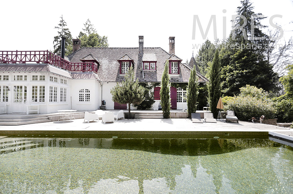 C2013 – Maison bourgeoise d’époque avec piscine