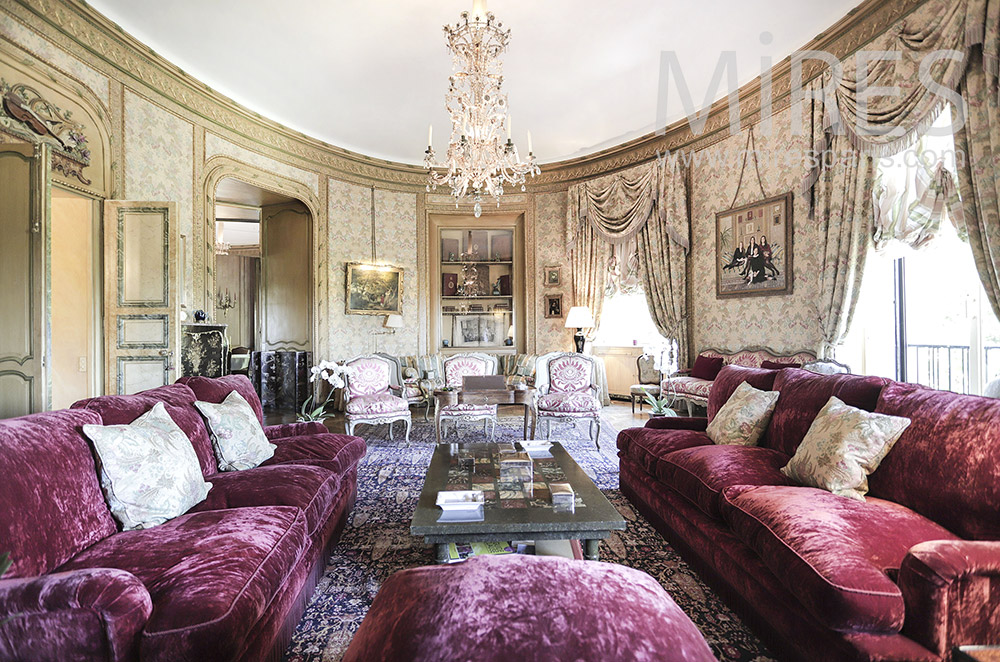 Grand appartement classique avec rooftop. C2017