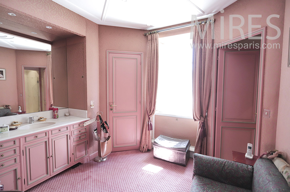 Pink dressing room. C2017