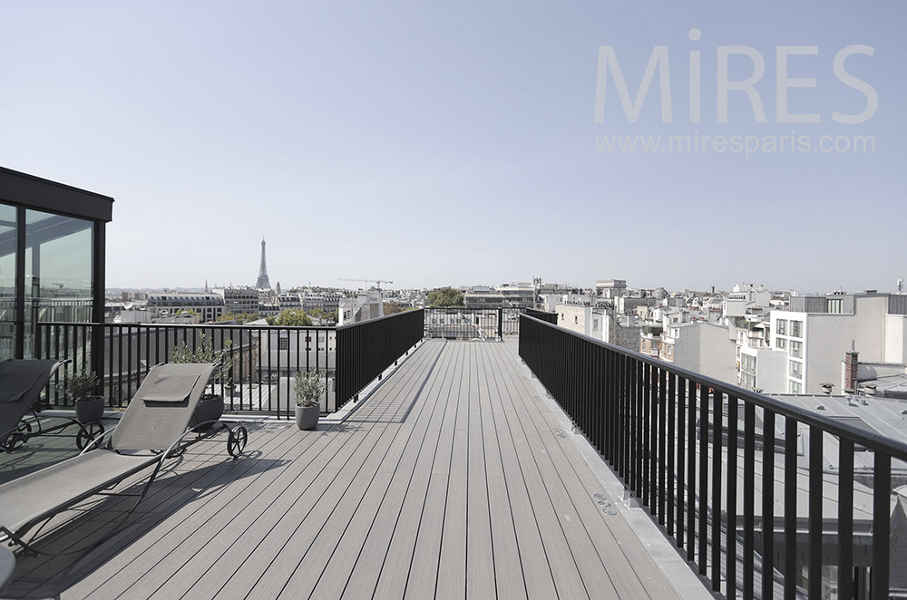 C2019 – Large rooftop, view of the Eiffel Tower