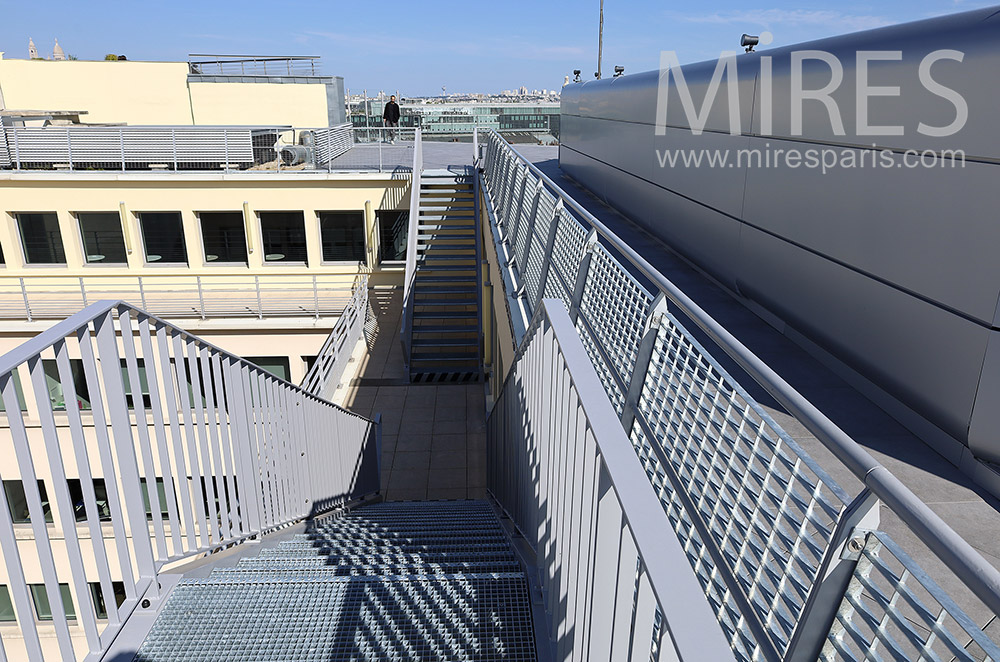 C2021 – Roof walkway