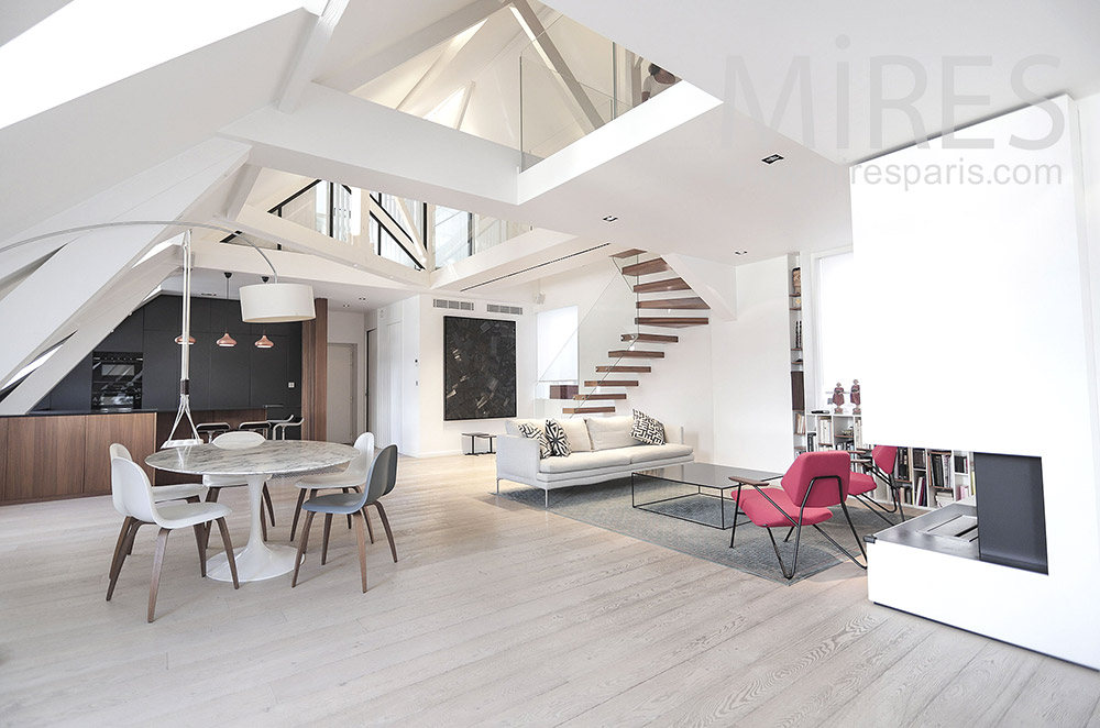 C2031 – Decorative white loft