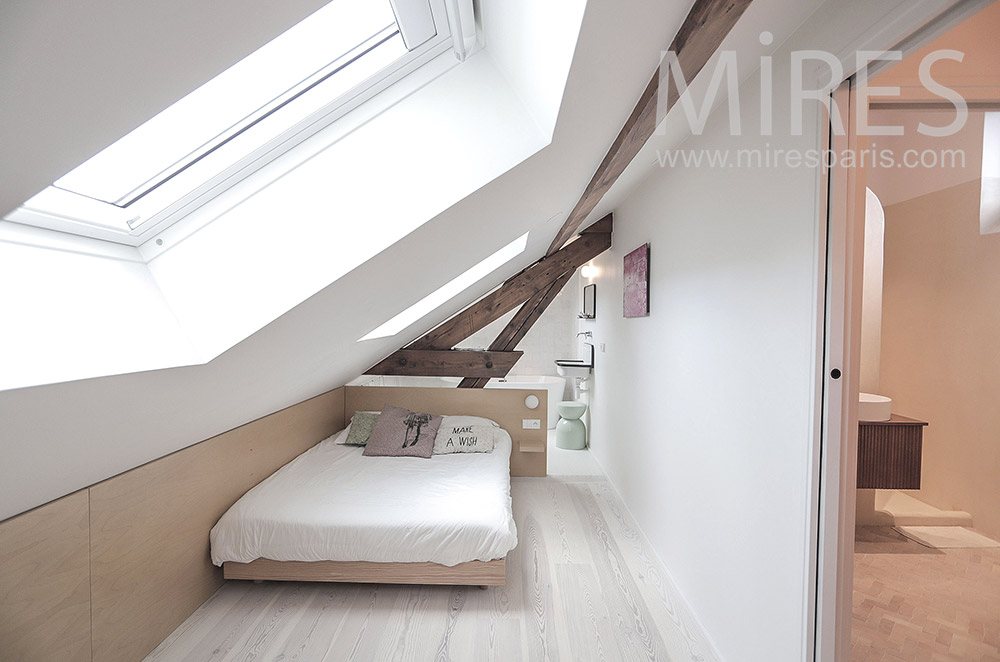 C2034 – Sloping bedroom