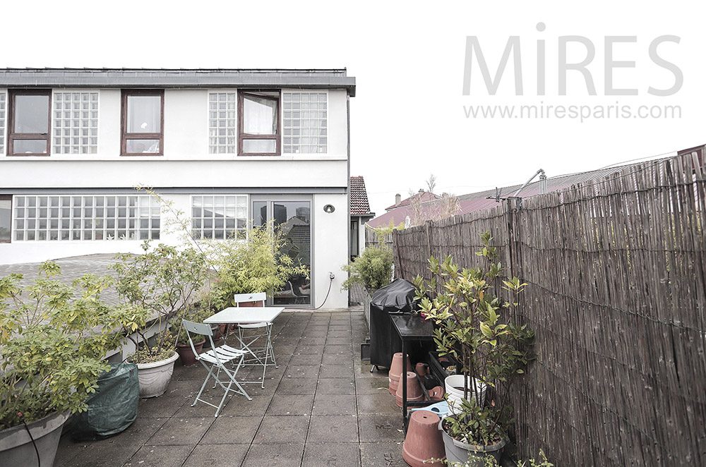 C2036 – Upstairs terrace