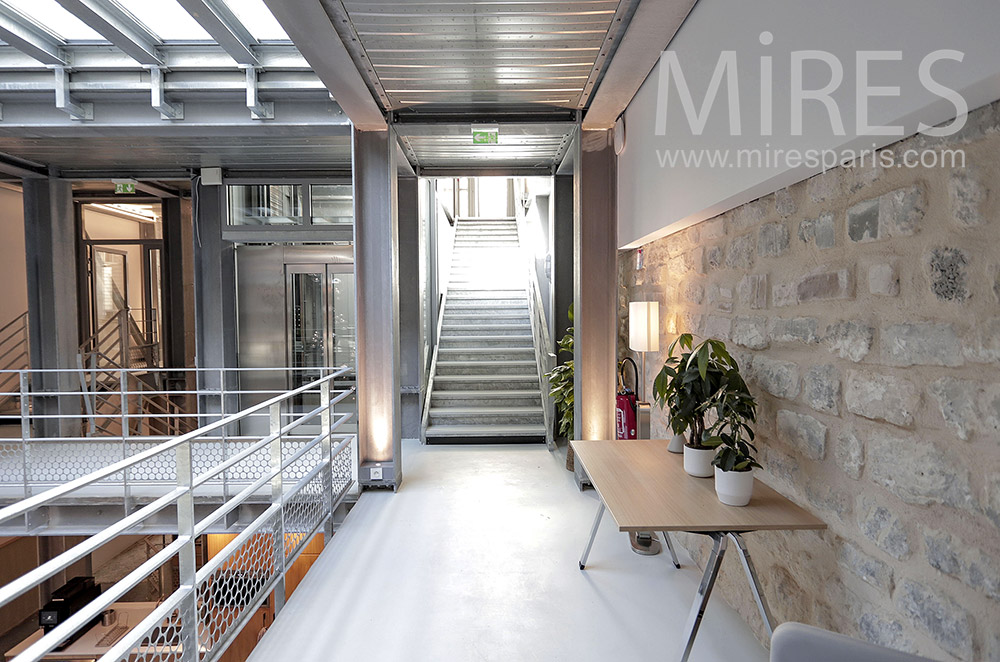 C2037 – Metal stairs