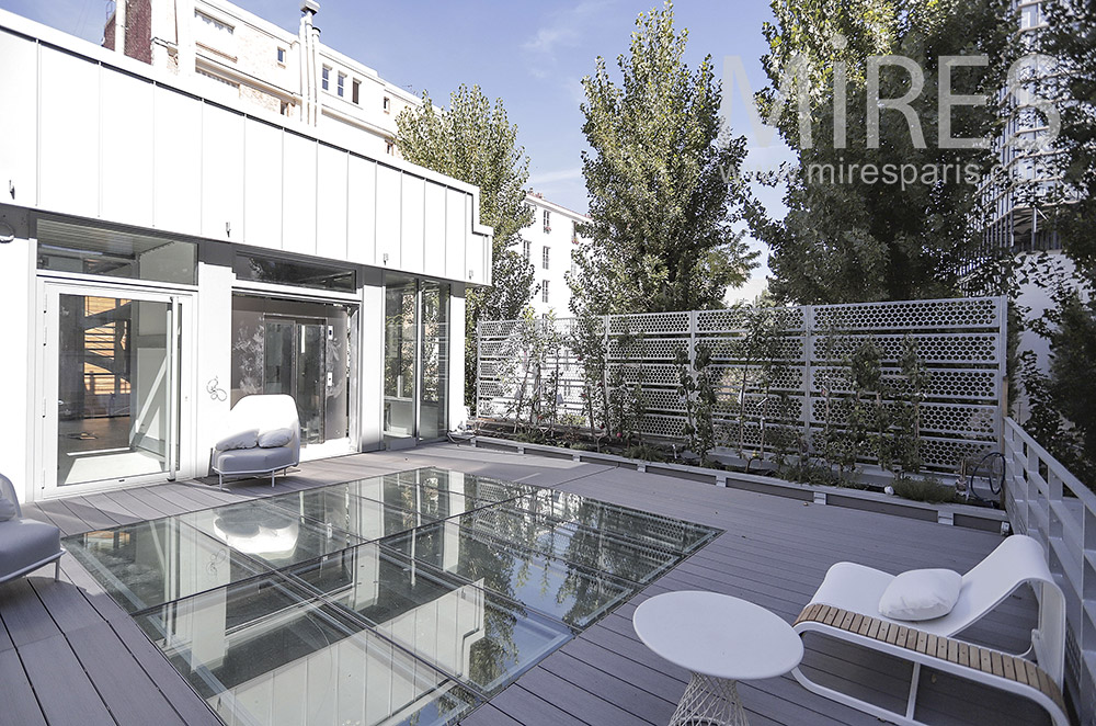 C2037 – Rooftop contemporain