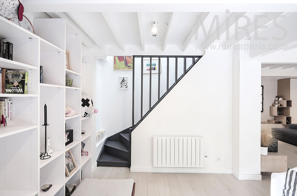 C2038 – Black and white staircase