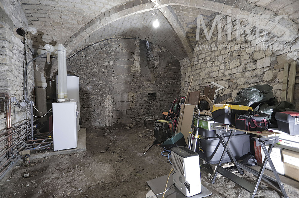 Stone vaulted cellar. C2039