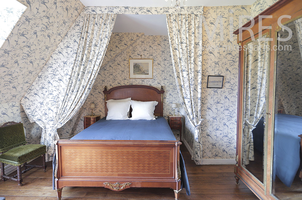 Wallpapered old bedrooms. C2043
