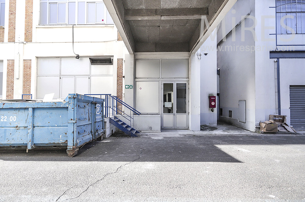 C2045 – Warehouse entrance