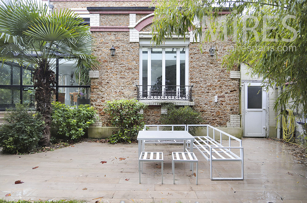 C2050 – Terrace in polished slabs