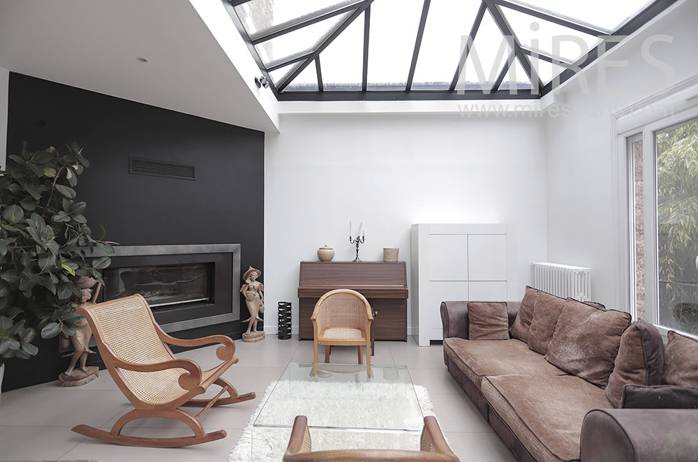 C2050 – Decorative living room under glass roof