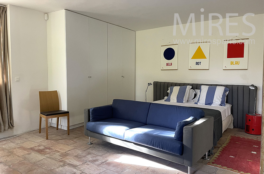 Chambre au rez-de-chaussée. C2055