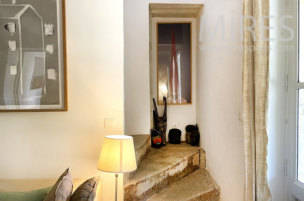 Escalier en pierres ancien. C2055