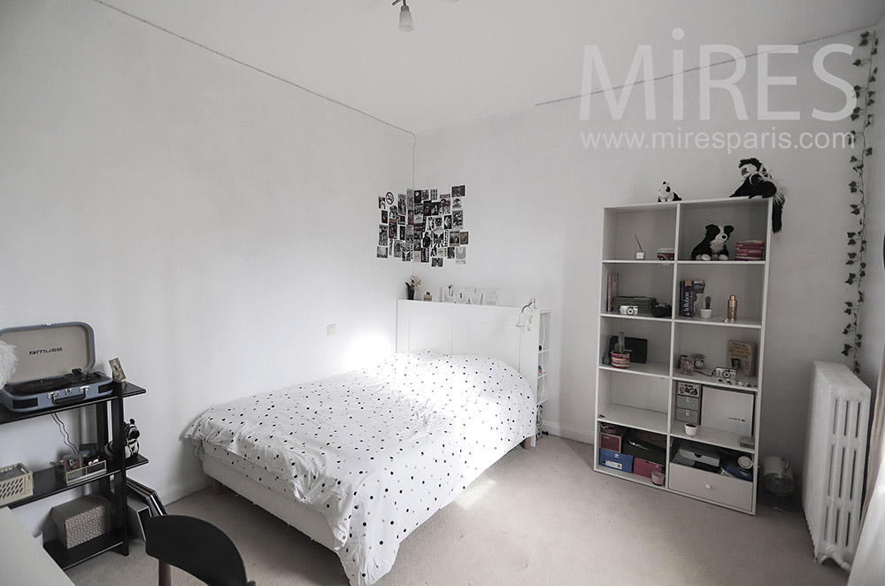 C2056 – Teenage room