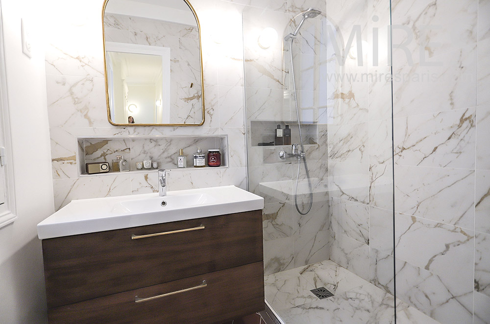 C2058 – Marble shower