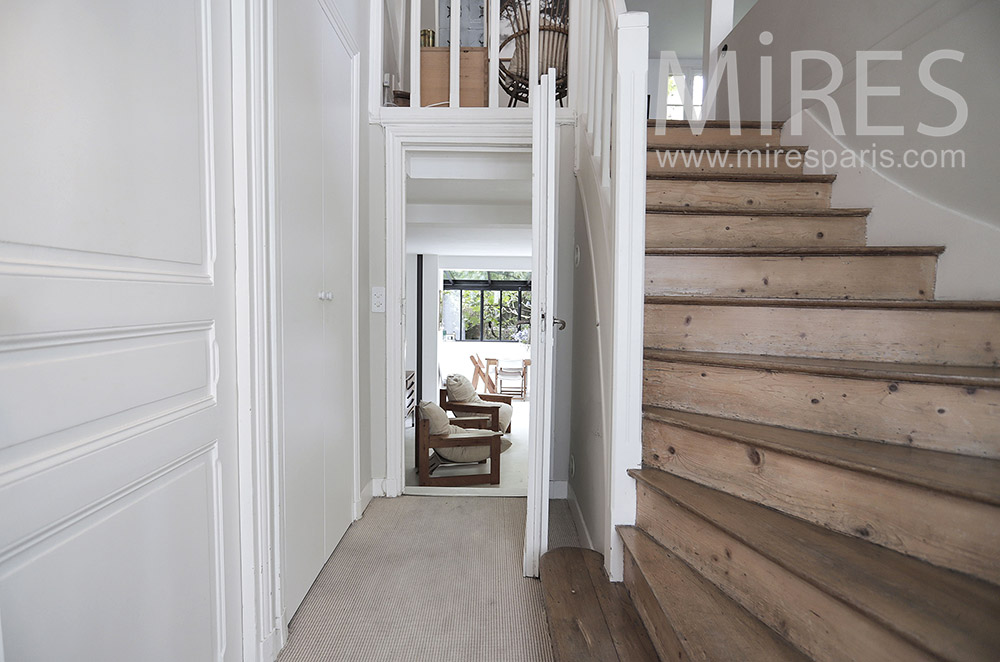 C2059 – Wooden staircase