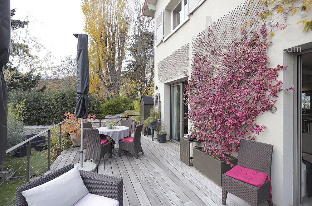 C2061 – Terrasse fleurie en teck