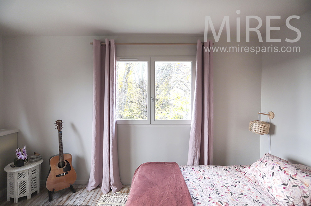 C2061 – Pink pastel bedroom