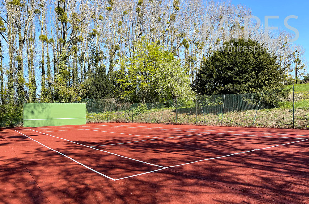 C1863 – Red tennis court