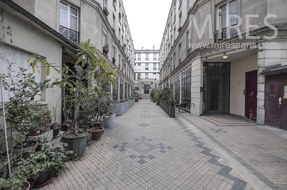 Rue privée. 2069