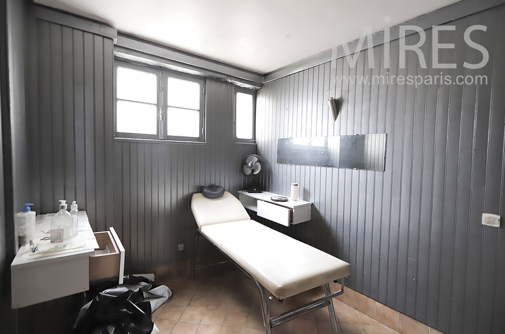C2069 – Massage room