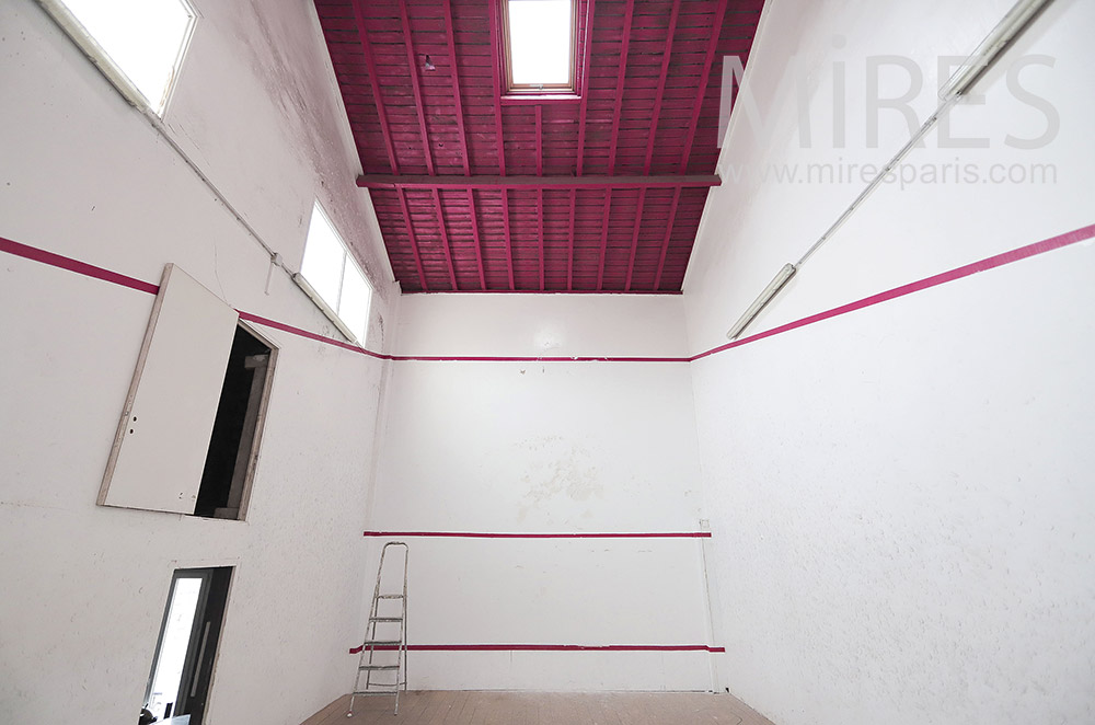 C2069 – Squash room