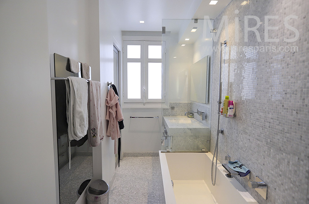 Salle de bains. C2072