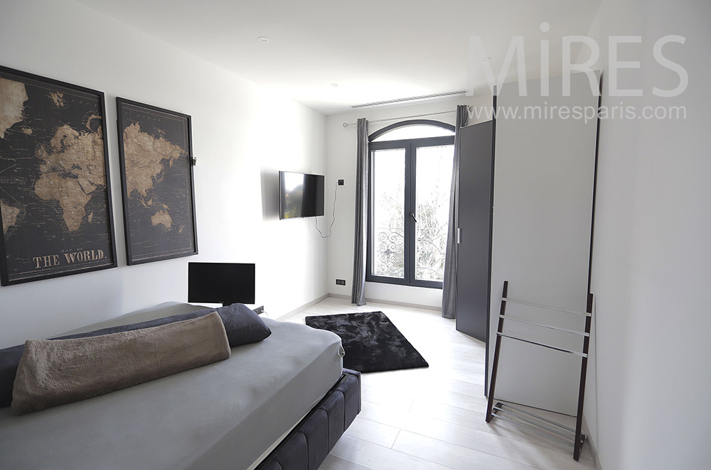 C2073 – Bedroom in gray and white