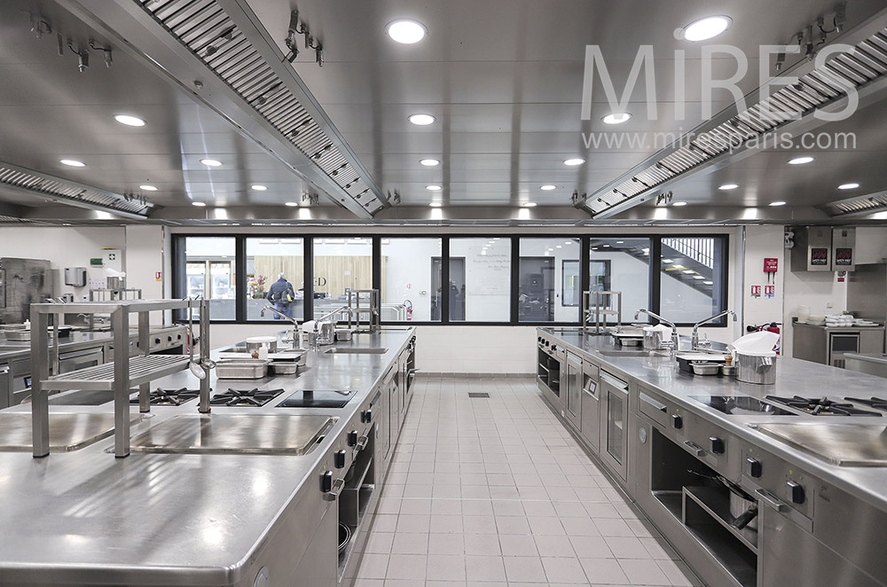 C2077 – Professional kitchen 3