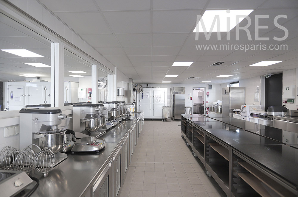 C2077 – Professional kitchen 4