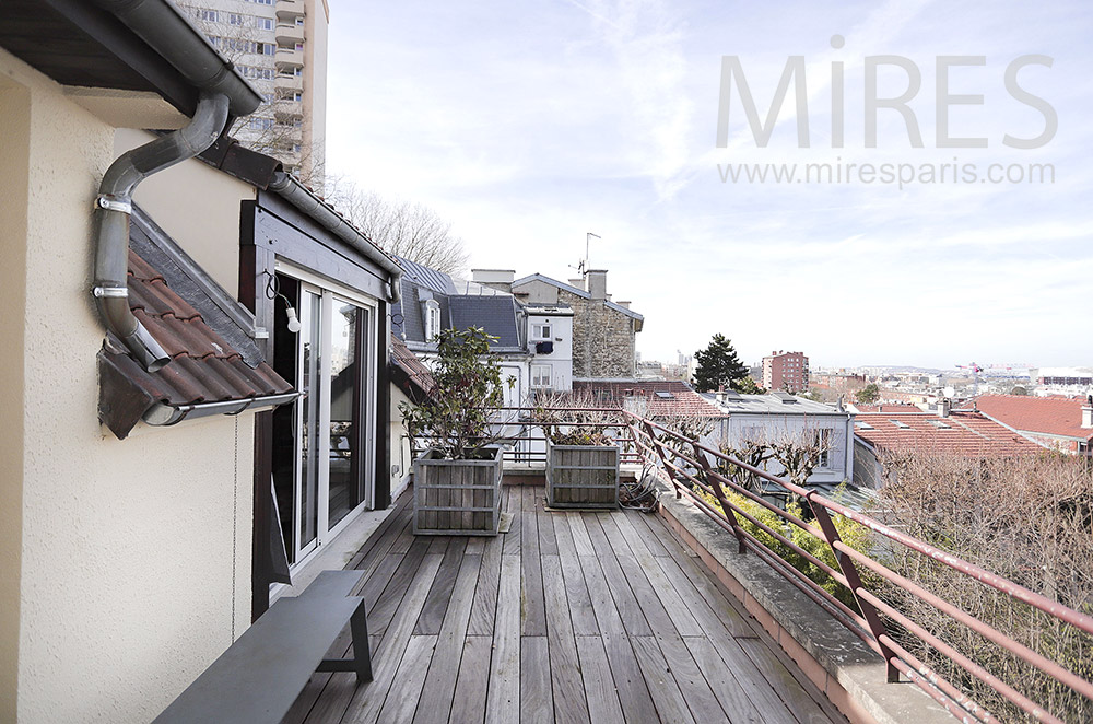 C2085 – Large wooden balcony